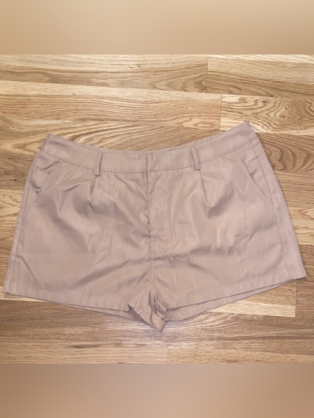 Amazon Essentials Women's Beige Shorts